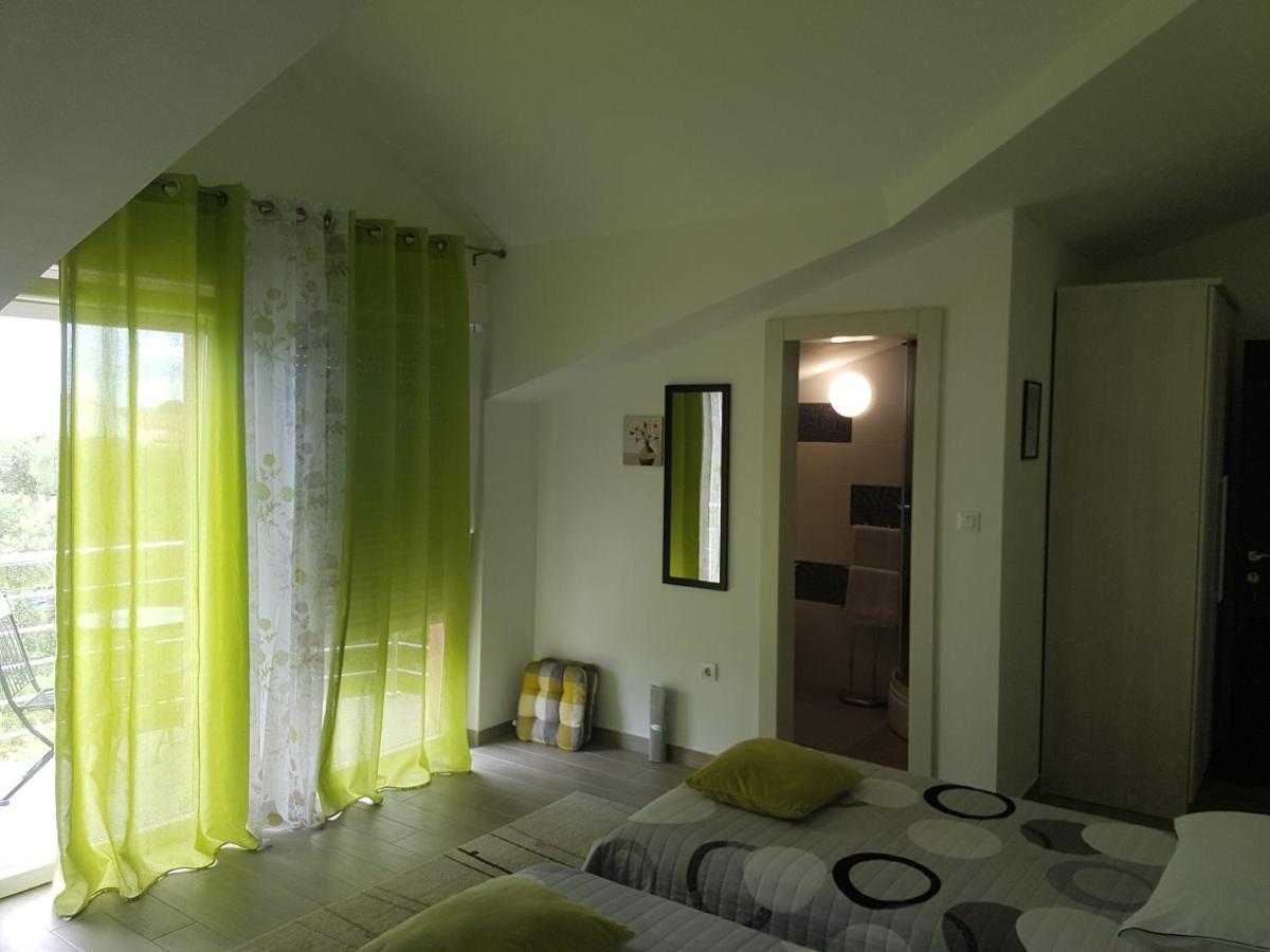 Gabi Rooms & Studio Apartment Лозовац Экстерьер фото