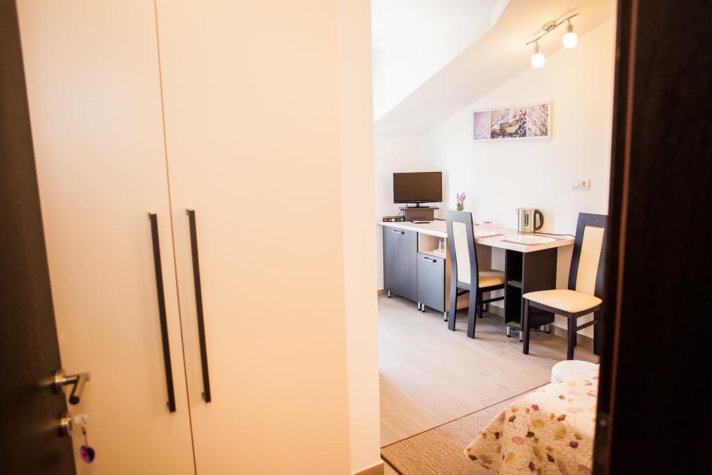 Gabi Rooms & Studio Apartment Лозовац Номер фото
