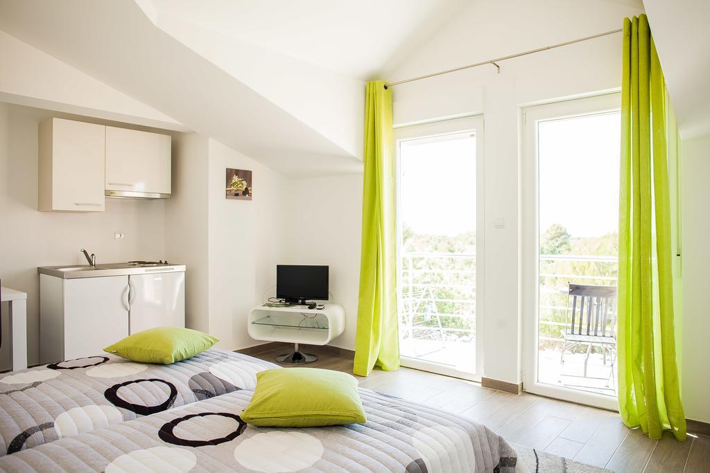 Gabi Rooms & Studio Apartment Лозовац Номер фото